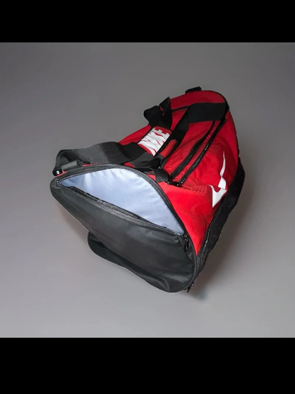 Nike Training Duffel Bag Brasilia 9.5 With Strap Red/Black 5 Zipp Compartments